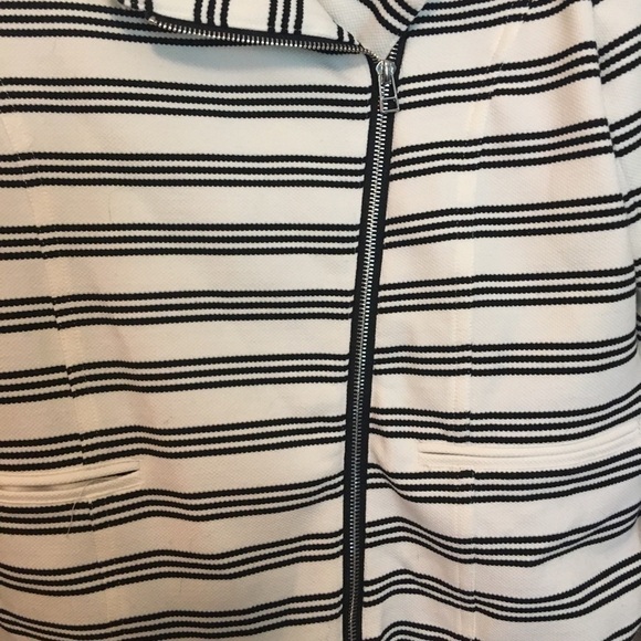 Women’s Bagatelle jacket XL. Front zipper long sleeves with zippers fully lined. - Picture 3 of 7